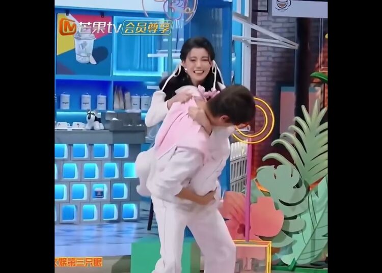 sunzhenni praying for her life#sunzhenni #qinxiaoxian #hellosaturday #shorts #tiktok