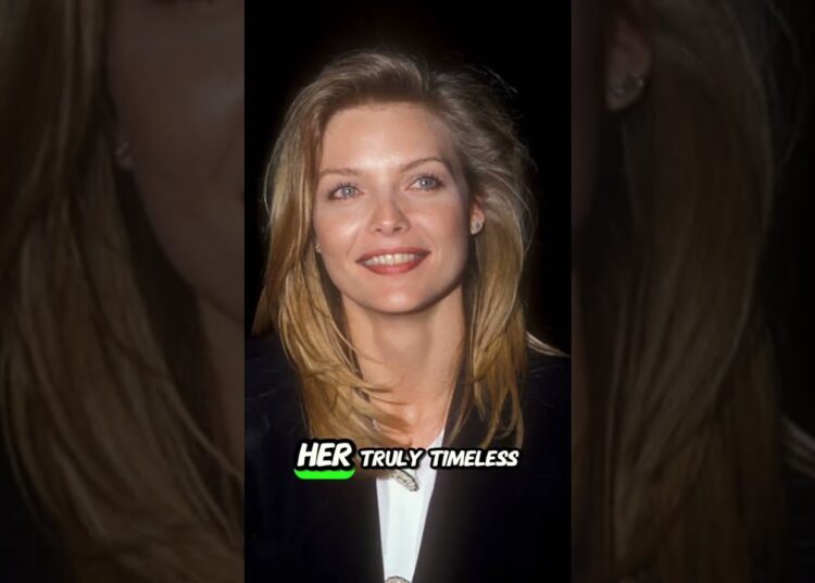 Michelle Pfeiffer #Hollywood #MovieStar #Scarface #Catwoman #BatmanReturns #Legend #Film #Actress