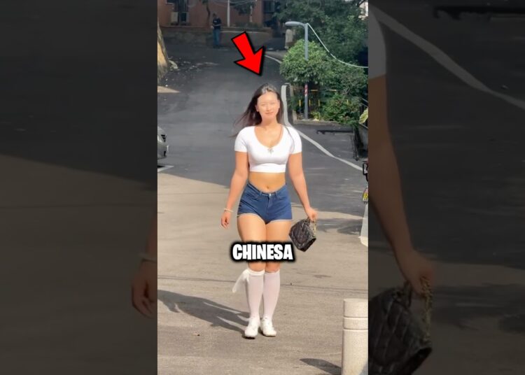 ELA É CRITICADA POR SER BONITA                 #curiosidades #viral #incrivel #shorts #beleza