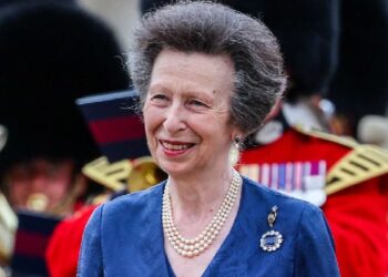 A Família Real compartilha as 'Memórias felizes' da princesa Anne no VIDAGE VÍDEO: Assista