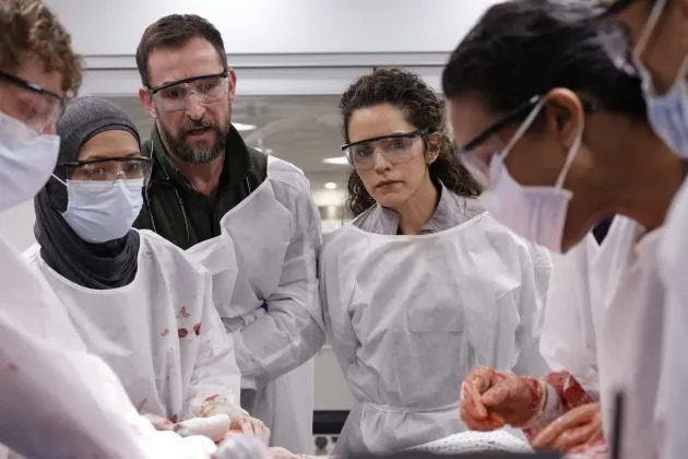 A HBO Max compartilha a primeira filmagem da segunda temporada de 'The Pitt': “E assim começa”