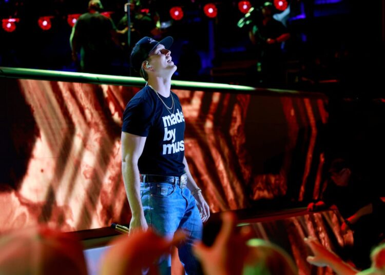 A MCA Records compra o catálogo musical de Parker McCollum, o New Deal