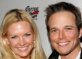 A esposa afastada de Scott Wolf, Kelley Wolf, afirma que 'muitos' a traíam