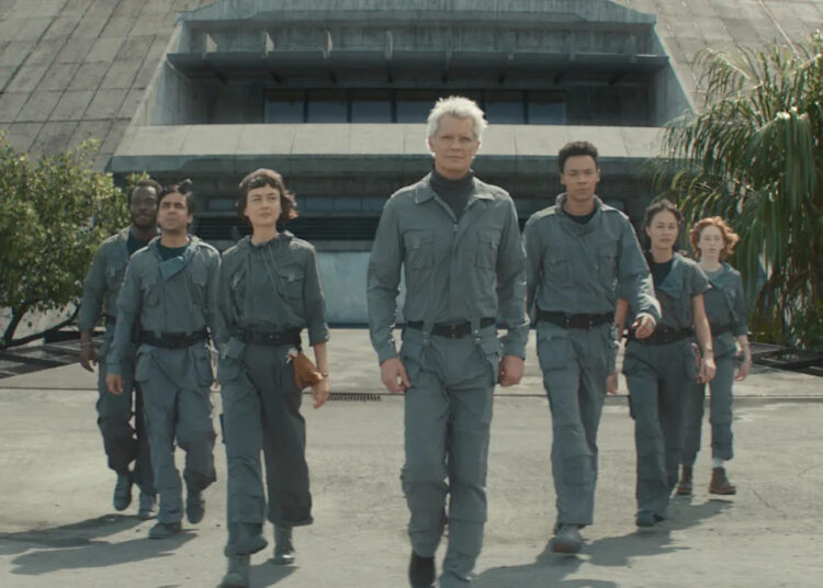 A estrela da Terra compartilha ousada a mania de reinicialização de Hollywood
