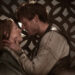 A estrela de King & Conqueror Emily Beecham diz que sua peruca quase sufocada 'James Norton durante cenas de sexo