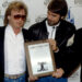 A icônica banda country dos anos 80 se reúne com o baterista pela primeira vez em 20 anos