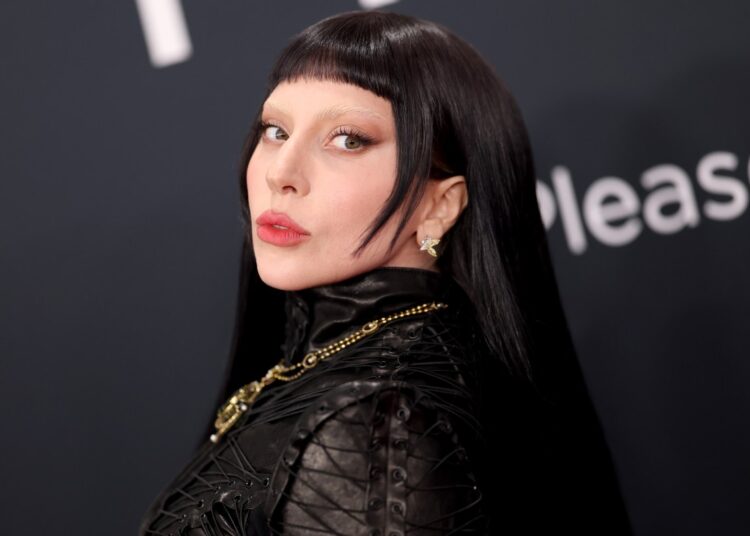 A música de Nova Lady Gaga 'quarta-feira' contará com o vídeo dirigido por Tim Burton