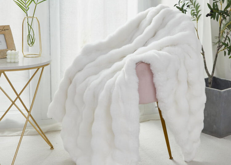 A roupa de cama sonhadora de Goldie Hawn é pura luxo