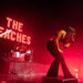 As praias trazem uma festa pop para Rolling Stone's Gather No Moss Tour