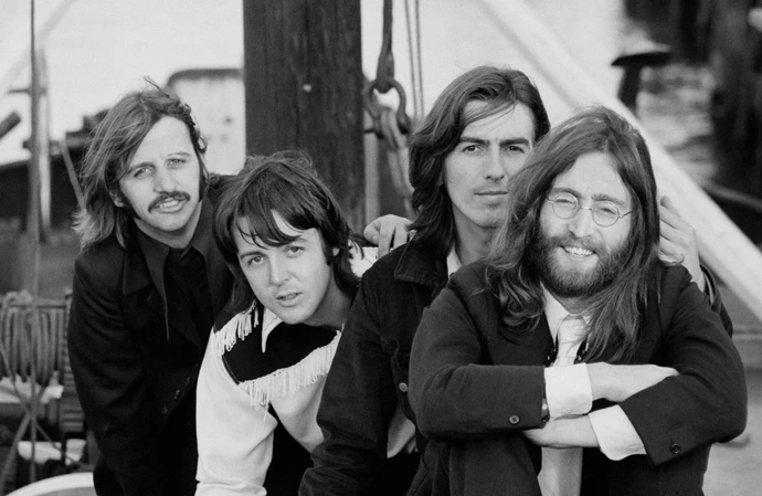 Assista: Beatles remasterizados grátis como um videoclipe de pássaro como banda anuncia um novo álbum de antologia