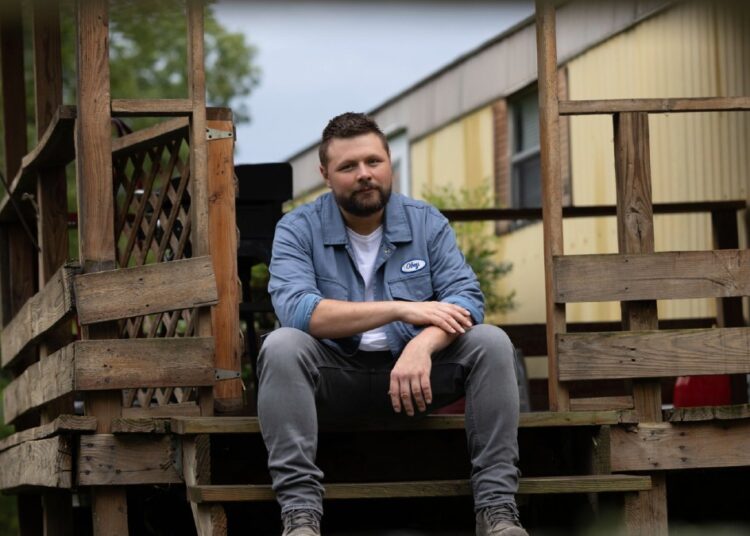 Atlus se junta ao BBR Music Group/BMG Nashville e lança o novo single 'Devil Ain't Done'
