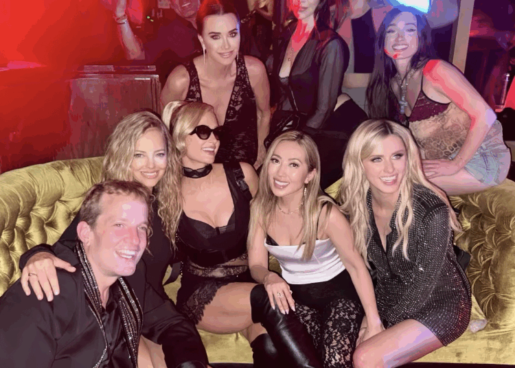 Bijou Phillips festas com Kyle Richards e mais amigos de celebridades