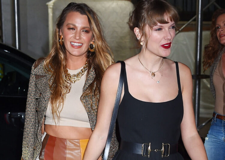 Blake Lively Fuels Especulação de Taylor Swift Feud depois de ficar em silêncio sobre o engajamento de Travis Kelce - Revista Star