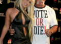Brooke Hogan visto chorando durante o passeio em família após a morte do pai Hulk Hogan - Star Magazine