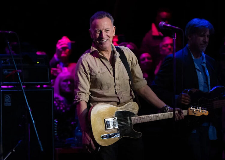 Bruce Springsteen acaba de lançar um cobiçado Outtake 'Born to Run'. Ouça aqui.