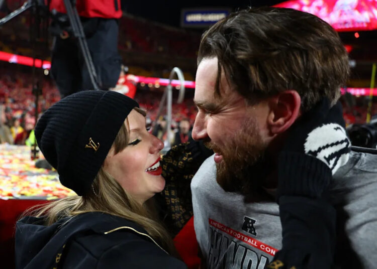 Caitlin Clark recebe mensagem simples de Travis Kelce, Jason Kelce na quarta -feira