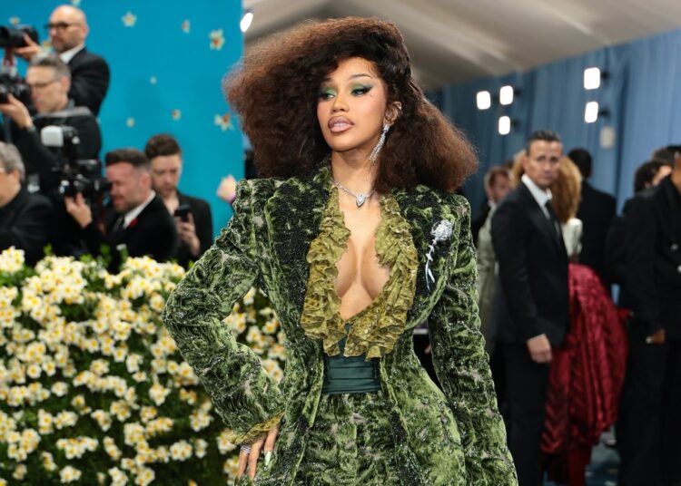 Cardi B chega à defesa de Tyla em meio a ódio online