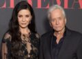 Catherine Zeta-Jones defende quatro casas com Michael Douglas-Celebrity News-entretenimento