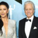 Catherine Zeta-Jones fala sobre a vida de quatro casas 'confortável'