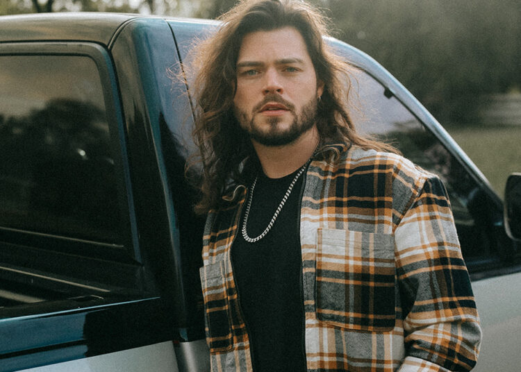 Chase McDaniel confronta o legado da família na nova música 'My Side of the Family'
