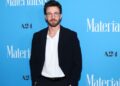 Chris Evans em Jockstrap se torna viral em meio a mel, não vazou clipe