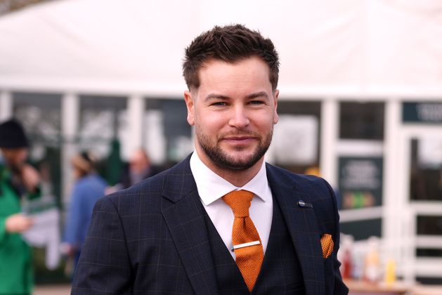 Chris Hughes diz que um reality show com JoJo Siwa seria "muito emocionante"