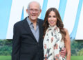 Christopher Lloyd, 86, e esposa Lisa Loiacono saem para uma noite de encontro raro na estréia de “Nobody 2”