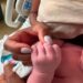 Cody e Brandi Rhodes surpreendem fãs com anúncio de bebê