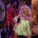 Colman Domingo sente a fantasia no novo vídeo de Sabrina Carpenter