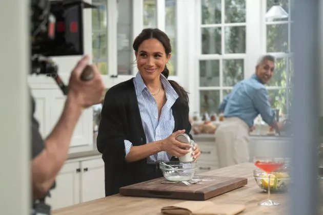 'Com amor, Meghan' adere à receita original na segunda temporada (infelizmente)