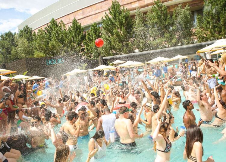 Comemore o fim de semana do Dia do Trabalho em Las Vegas com entretenimento imbatível, festas de piscina e muito mais