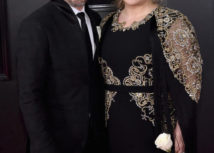 Como Kelly Clarkson tem lidado durante a batalha do câncer 'devastadora' do ex -Brandon Blackstock