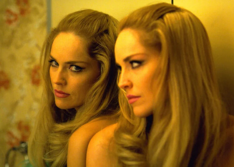 Como é que a carreira de Sharon Stone nunca saiu dos anos 90?
