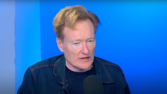 Conan O'Brien tem certeza de que Stephen Colbert não vai 'ir embora', apesar do cancelamento tardio