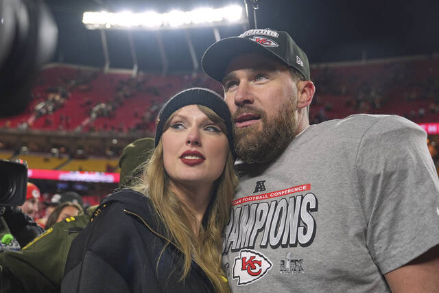 Countdown para o podcast de Travis Kelce com Taylor Swift