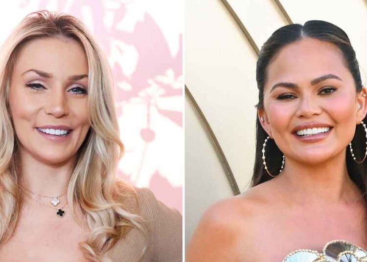 Courtney Stodden defende Chrissy Teigen anos após a disputa pública