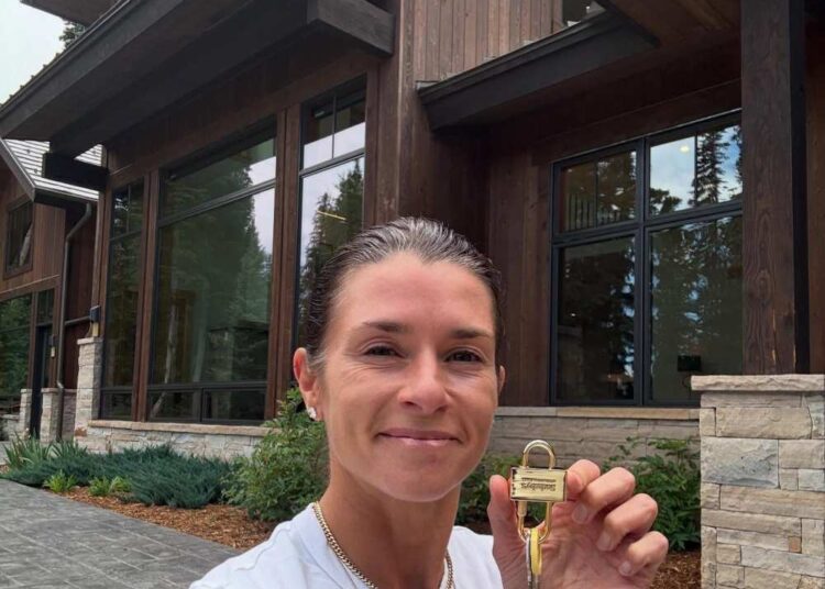 Danica Patrick mostra escapar para as montanhas do Colorado