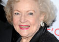 David Boreanaz revela a reação travessa de Betty White para conhecer o belo ator no conjunto de 'ossos'