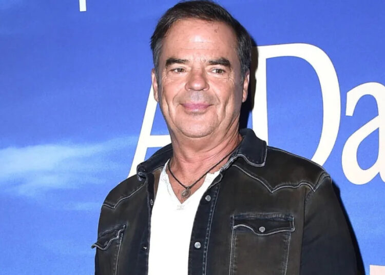Days 'Wally Kurth revive as memórias de infância no Hollywood Bowl Performance