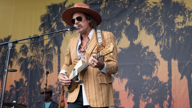 Donavon Frankenreiter, Gareth Liddiard + mais