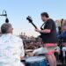 Downtown Farmingdale Rocks para a última música no festival principal