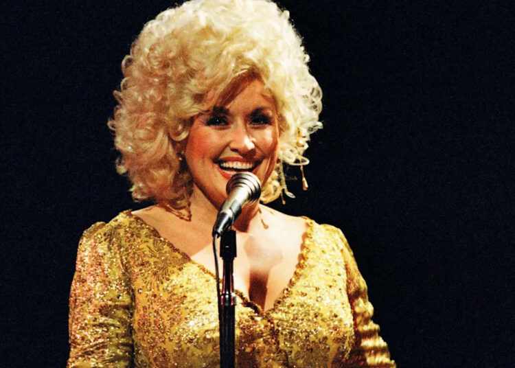 Duet icônico Dolly Parton ressurge, reacendendo a nostalgia 42 anos depois