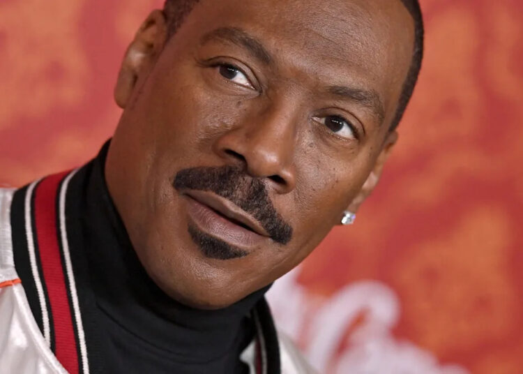 Eddie Murphy defende seu controverso filme quase 2 décadas após sua estréia