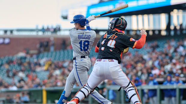 Ex-Royals Utility Man encontra uma nova oportunidade com os anjos após o lançamento