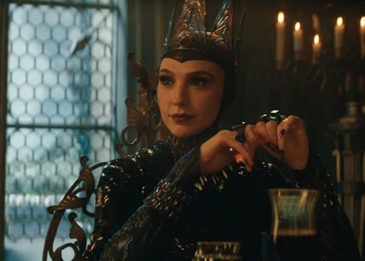 Gal Gadot admite que ficou 'decepcionada' com o desempenho da bilheteria de Branca de Neve e compartilha sua opinião sobre por que ele fracassou