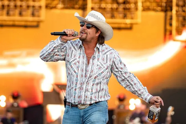 Gavin Adcock ajusta Zach Bryan por incidente de autógrafo viral, não tenho certeza se Singer é 'tão grande de uma pessoa'