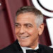 George Clooney diz que 'tocar a si mesmo' é 'difícil de fazer' 'chama' Jay Kelly 'co-estrela Adam Sandler' Ator Soulful '