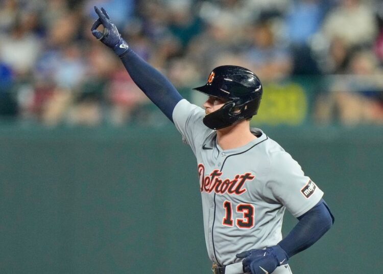 Greene, Carpenter e Dingler Power Tigers para uma vitória por 5-3
