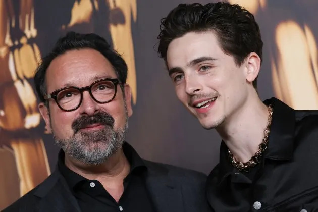 Guerra vencedora de licitação para Hot James Mangold, pacote de filmes de Timothée Chalamet 'High Side'