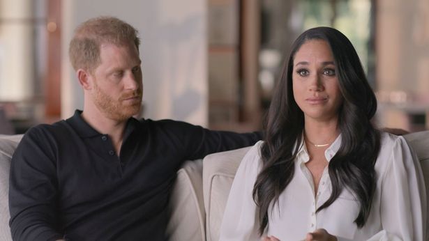 Harry e Meghan 'poderiam aprender muito com a família real' para ajudar o conteúdo da Netflix